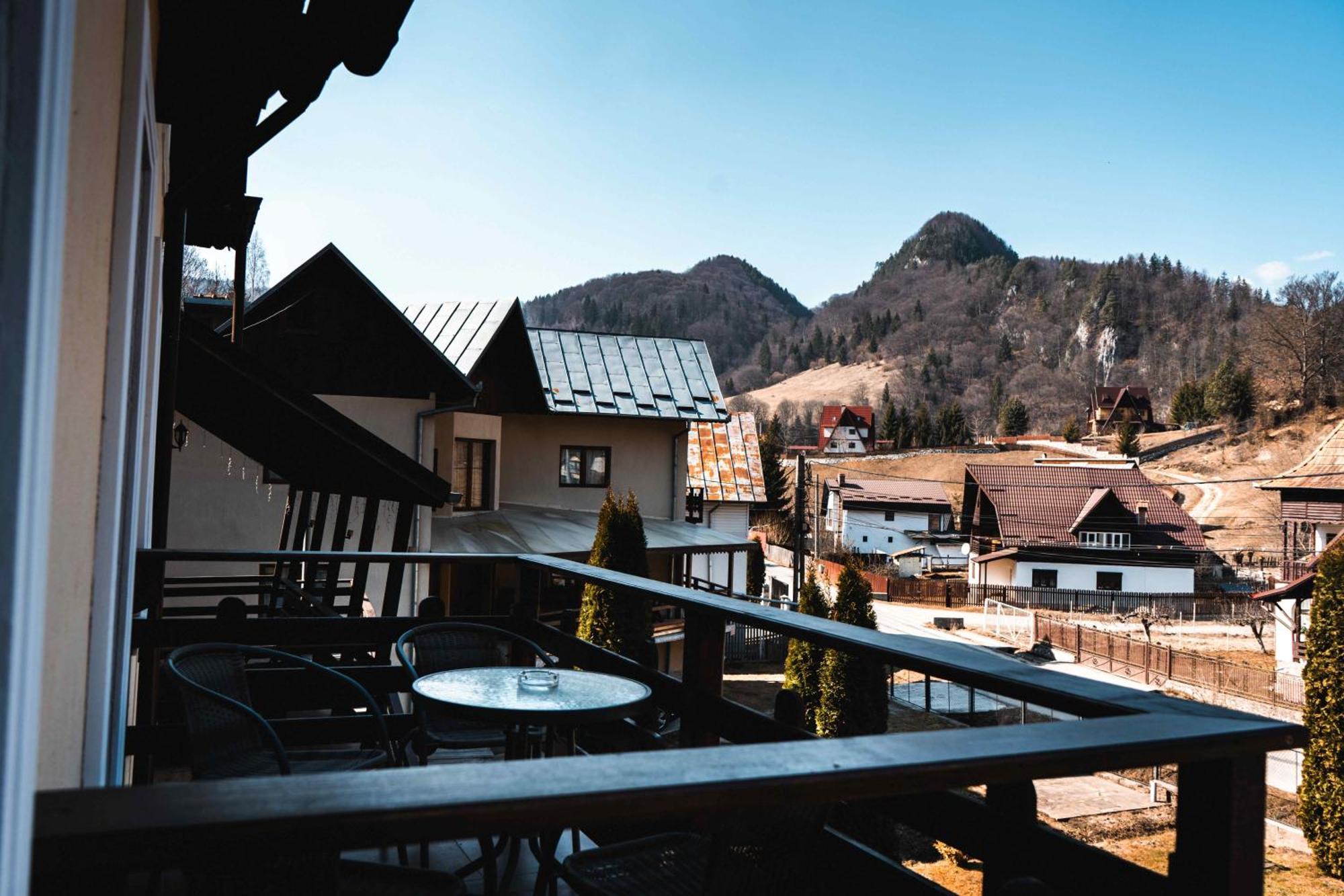 Pensiunea Casa Soarelui Podu Dimbovitei Exterior foto