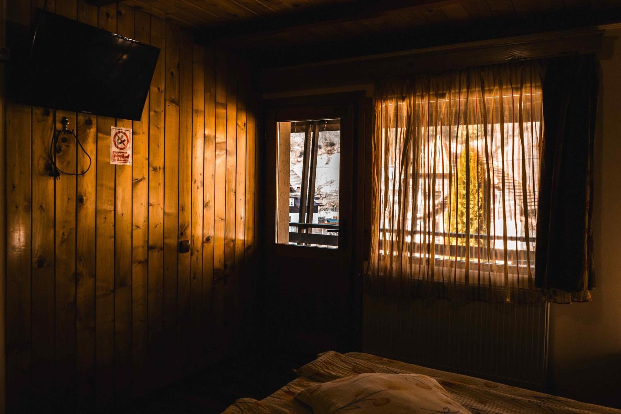 Pensiunea Casa Soarelui Podu Dimbovitei Exterior foto